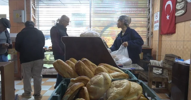 Ramazan ayında zam yapmayan fırıncı ekmeği ve pideyi 10 TL den satıyor Hatay Haberleri