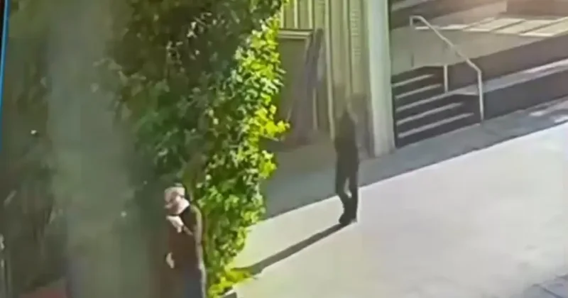 İsrailli milletvekili sokak ortasında bıçaklandı