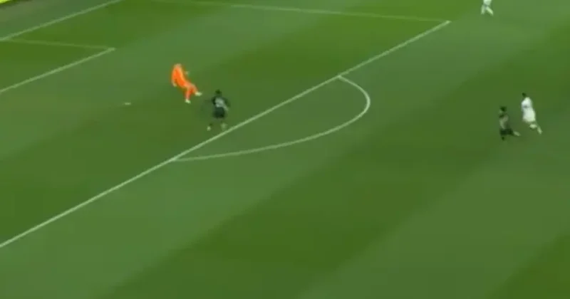 Süper Lig devinin istediği kaleci Şampiyonlar Ligi nde takımını yaktı!