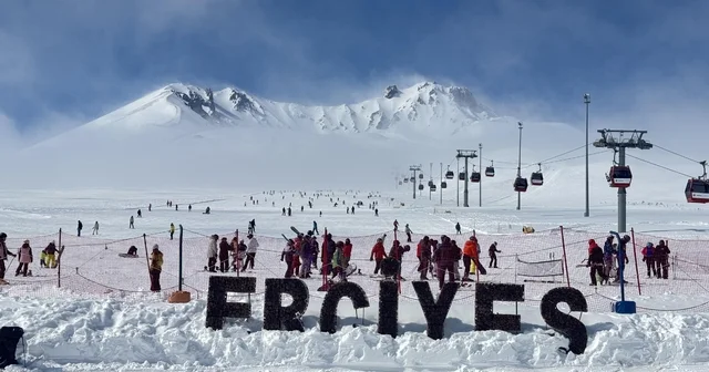 Kar yağışı ile sezonun uzadığı Erciyes te bayram rezervasyonları yüzde 70 e ulaştı Kayseri Haberleri