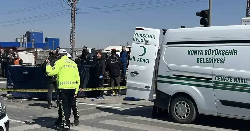 Kırmızı ışıkta bekleyen hafif ticari araca motosiklet çarptı: 1 ölü Konya Haberleri