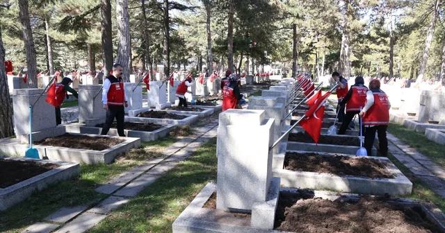 Şehit kabirleri bayram ve anma gününe hazır Eskişehir Haberleri