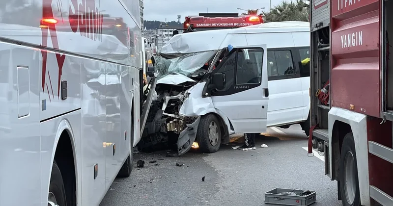 Üç araç birbirine girdi; 7 kişi yaralandı Sözcü Gazetesi