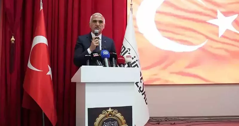 Bakan Ersoy: İstiklal Marşımız yön göstermektedir