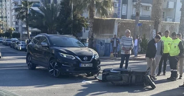 Antalya da otomobille çarpışan motosikletteki 1 kişi öldü Antalya Haberleri