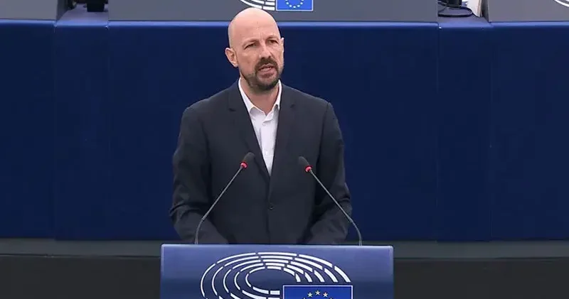 Belçikalı AP üyesi Botenga: Bombalarınız asla demokrasi getirmedi ve asla getirmeyecek