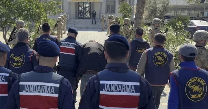 Aydın da dehşet! Annesini odunla başına vurarak öldürdü