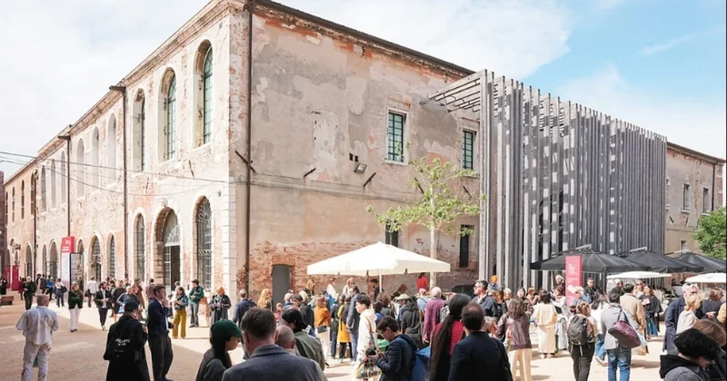 ‘Gözlerinizden Öperim’ Venedik Bienali nde Sözcü Gazetesi