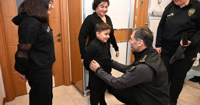Emniyet Müdürü Aydın dan, şehit polis memurunun oğluna doğum günü kutlaması Kayseri Haberleri