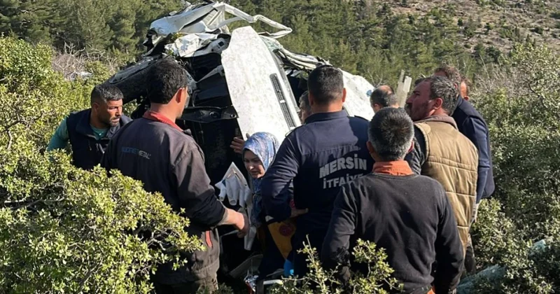 Mersin de minibüs şarampole yuvarlandı: 2 ölü, 12 yaralı
