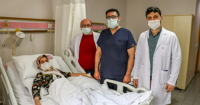 Van depreminde yakınlarını kaybetti, Malatya da yüzlerce depremzedenin yardımına koştu Van Haberleri