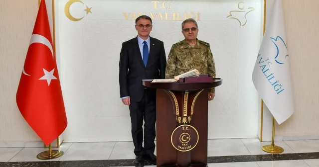 Kara Kuvvetleri Komutanı Orgeneral Tokel, Van Valisi Balcı yı ziyaret etti Van Haberleri