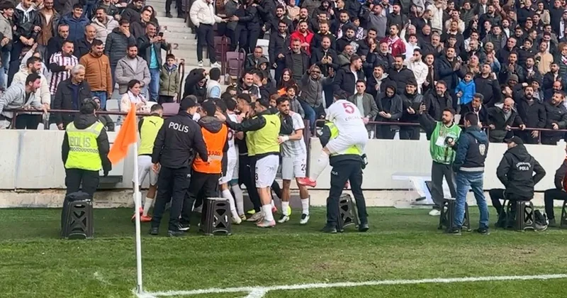 Gol attılar! Sevincini arkadaşları ya da taraftarlar yerine bakın kiminle paylaştı