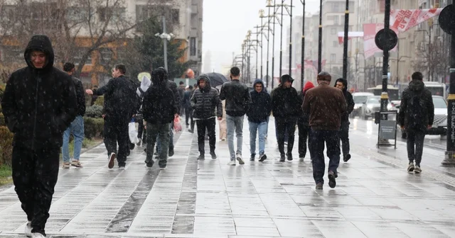 Sivas ta kış geri döndü Sivas ta bahar beklenirken, beklenmedik karla birlikte kış geri geldi Sivas Haberleri