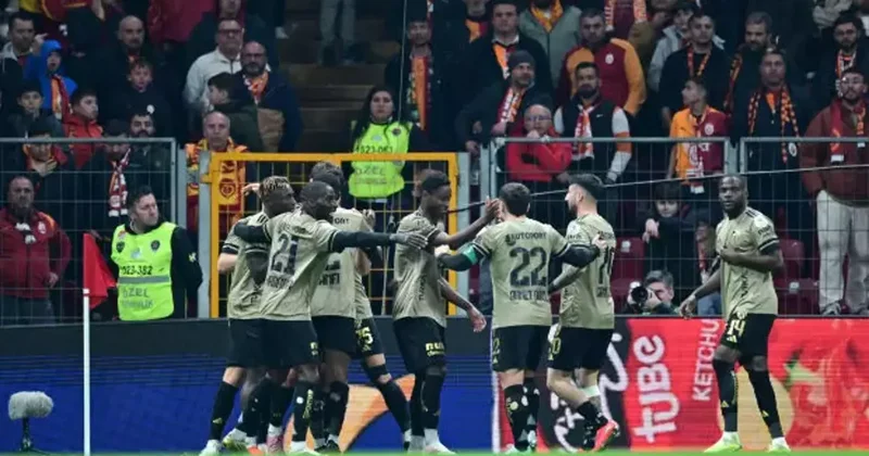 Galatasaray a evinde ağır darbe! Süper Lig de zirve karıştı