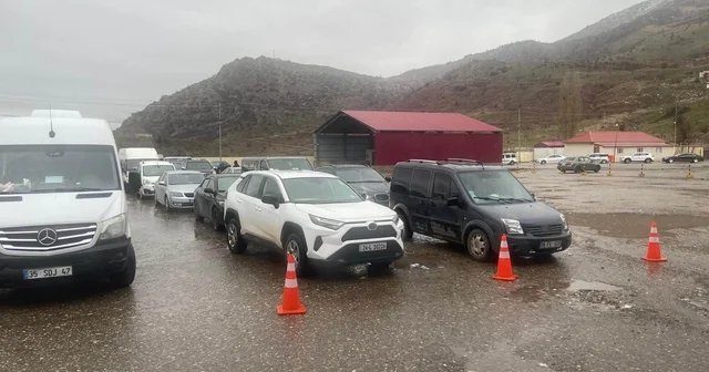 Çukurca Üzümlü Sınır Kapısı nda sistem arızası Hakkari Haberleri