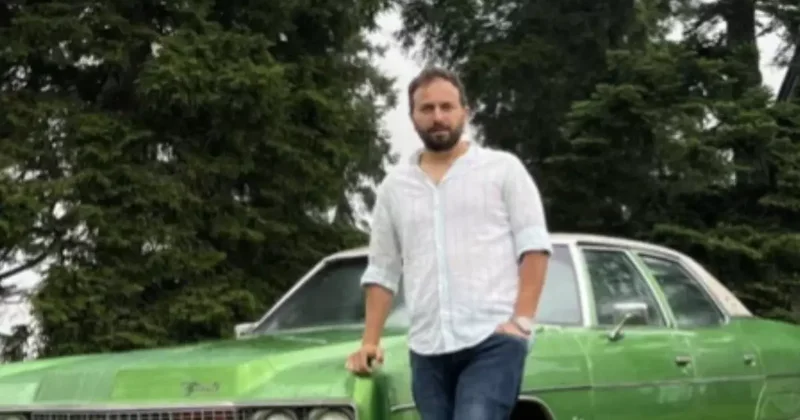 Kütüphane nin işletmecisi Ali Yaşar Koz gözaltına alındı