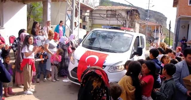 Polis ekipleri ihbarla gittikleri mahallede kutlamayla karşılandı Karabük Haberleri