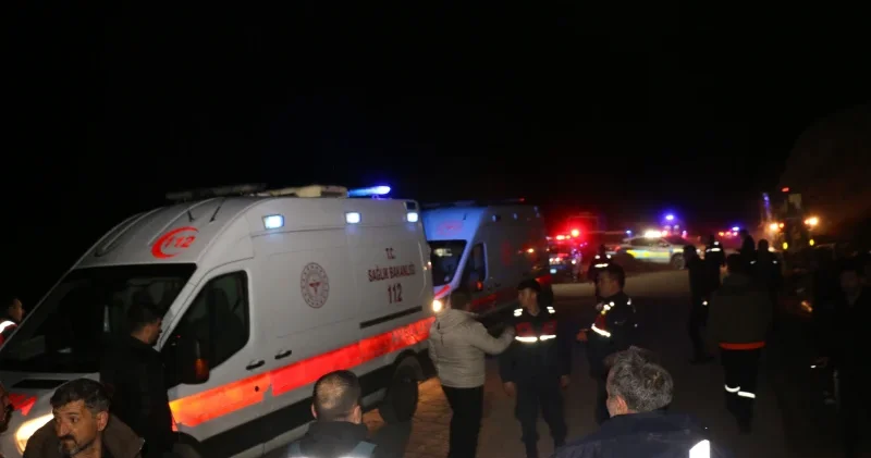 Malatya da maden işçilerini taşıyan servis minibüsü devrildi: Ölü ve yaralılar var Gündem Haberleri