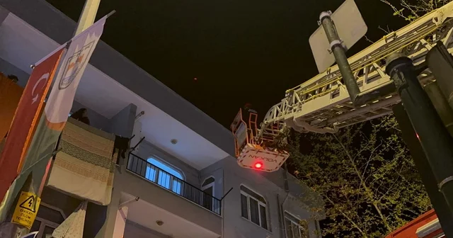 Yalnız yaşadığı evinde düşüp bacağını kıran kadını, balkondan girip kurtardı Bursa Haberleri