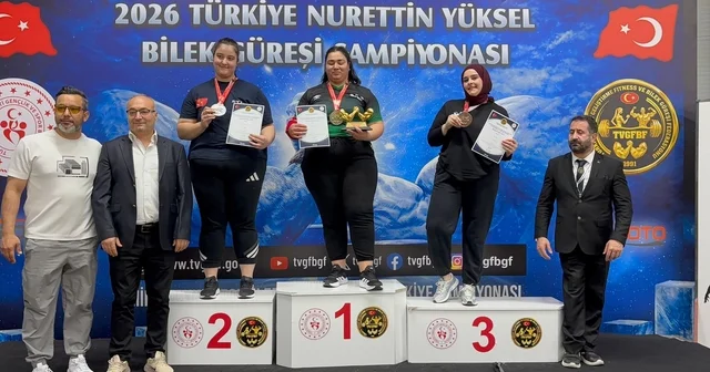 Muşlu Funda Maral, bilek güreşinde Türkiye üçüncüsü oldu Muş Haberleri