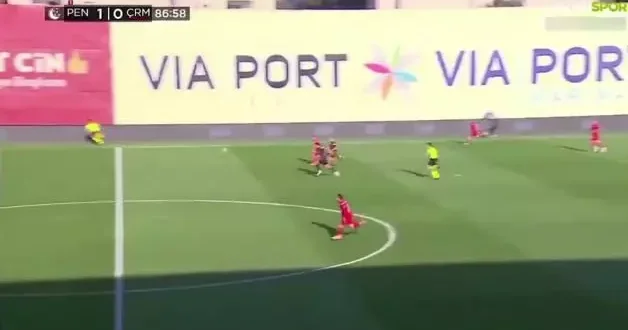 Hamza Akman ın boş kaleye atamadığı gol saç baş yoldurdu