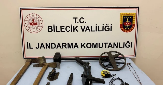 Bilecik te kaçak kazı yapan 3 kişi yakalandı Bilecik Haberleri