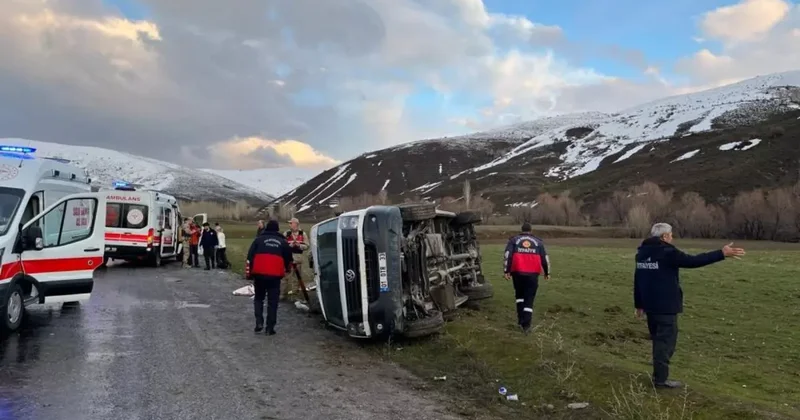 Van da minibüs takla attı 11 kişi yaralandı