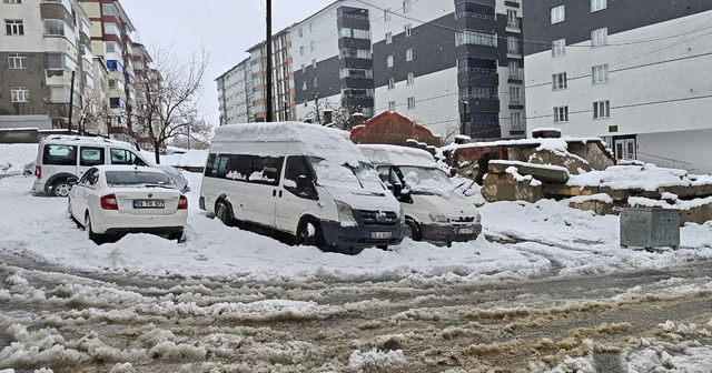 Bitlis te kar yağışı nedeniyle 82 köy yolu ulaşıma kapandı Bitlis Haberleri
