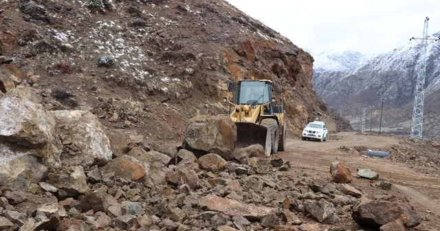 Oltu da kar ve yağmur heyelana yol açtı Erzurum Haberleri