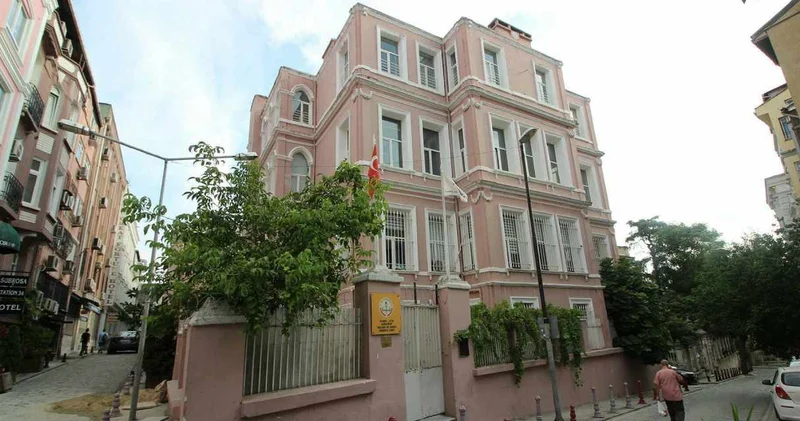 Tarihi liseler için tasfiye iddiası: Güçlendirildi ama açılmadı