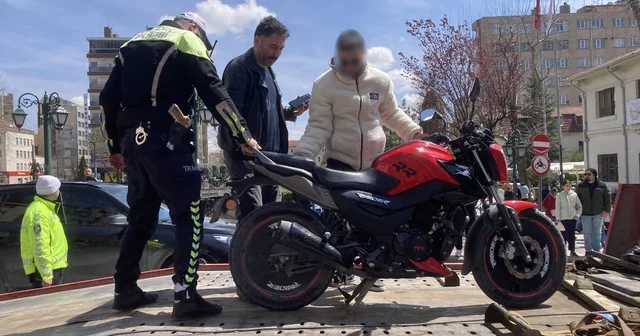 Gürültülü egzoz kullanan motosikletliye 16 bin 329 TL ceza Eskişehir Haberleri