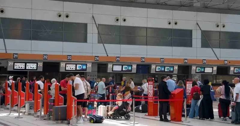 Bakan Uraloğlu: Antalya Havalimanımızın yıllık yolcu kapasitesini 35 milyondan 82 milyona yükselttik