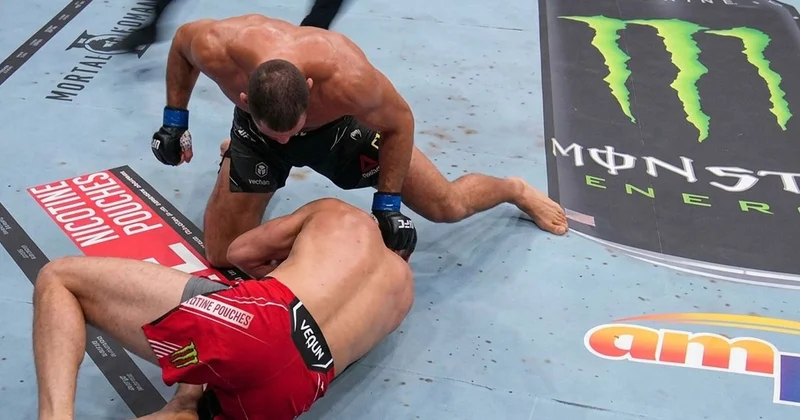 Sakatlanan rakibine acıyınca boyunun ölçüsünü aldı