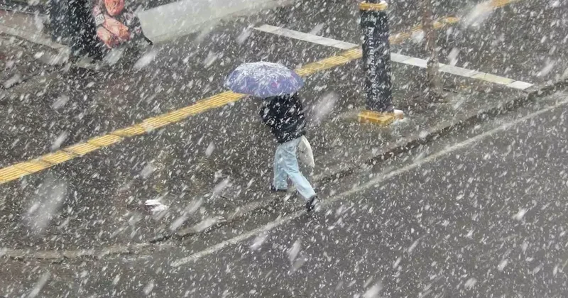 Kars’a kar biranda geldi her taraf bembeyaz oldu