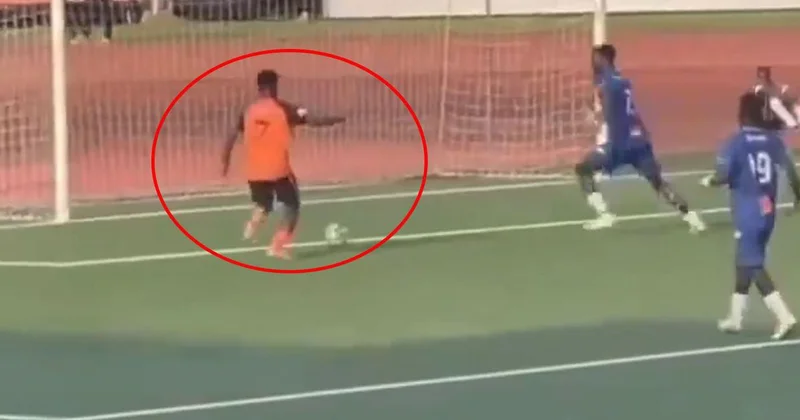 Boş kaleye gol atamayınca dayak yedi