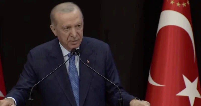 Burcu Köksal AK Parti ye katıldı: Rozetini Cumhurbaşkanı Erdoğan taktı Gündem Haberleri