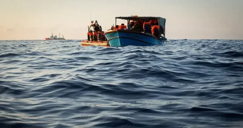 Malezya açıklarında göçmen teknesi battı: 14 kişi kayıp