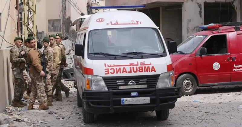 Savaşı ahlaksızca sürdürmeye devam ediyor! İsrail bu kez ambulansı hedef aldı