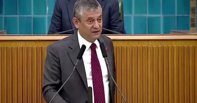 Özgür Özel grup toplantısından Burcu Köksal a sert sözlerle yüklendi