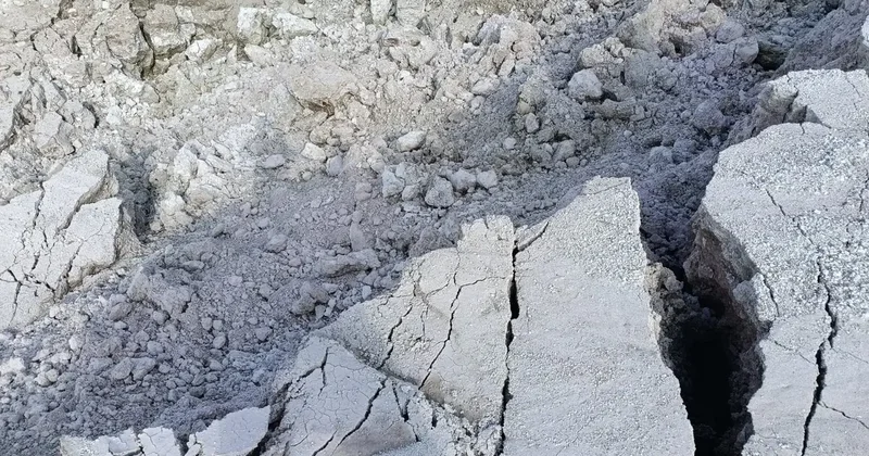 Eskişehir’de toprak kayması korkuttu