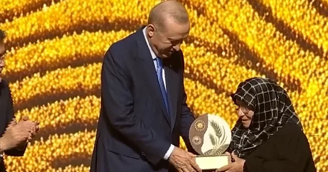Cumhurbaşkanı Erdoğan dan kadın girişimcilere anlamlı ödül VİDEO İZLE