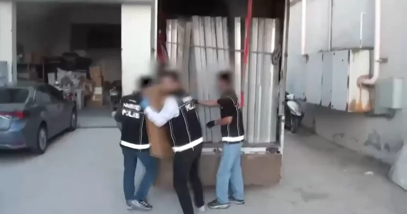 Bağcılar da duş teknelerinin arasına gizlenmiş 92,5 kilogram uyuşturucu ele geçirildi