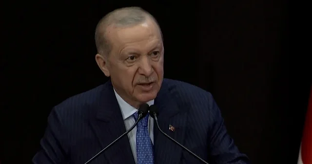 Cumhurbaşkanı Erdoğan’dan CHP’ye sert sözler: ‘Meyhane jargonuyla siyasetteki kapasite açığı kapatılamaz’ VİDEO İZLE