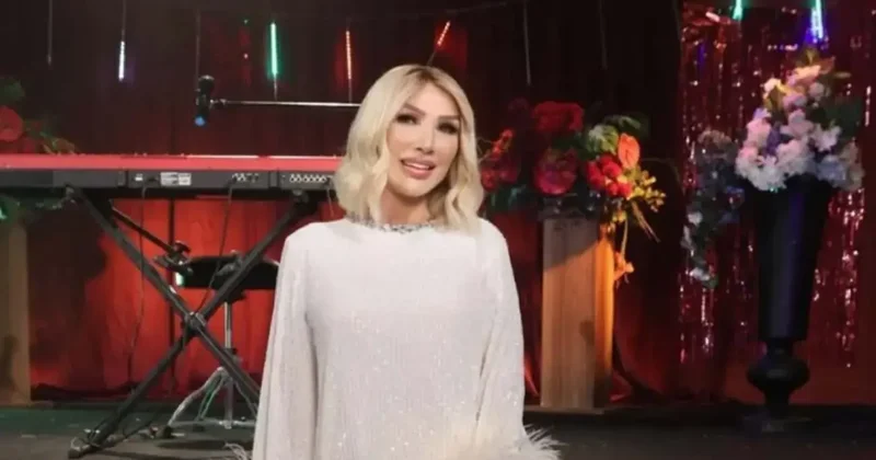 Seda Sayan ilk defa peruğunu çıkardı! Doğal saçı çok konuşuldu