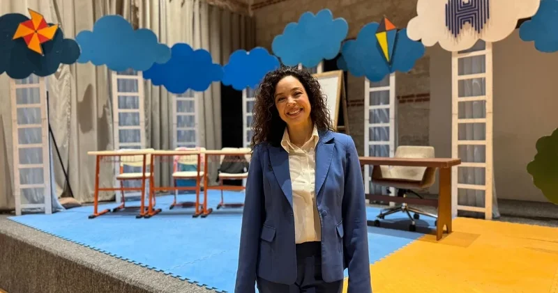 Azra Akın lı Süper Kahramanlar oyunu Rami Bienali nde Kültür Sanat Haberleri