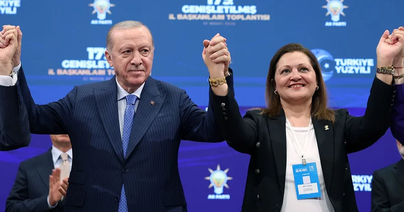CHP den AK Parti ye toplu katılım: 2 başkan ve 7 meclis üyesi