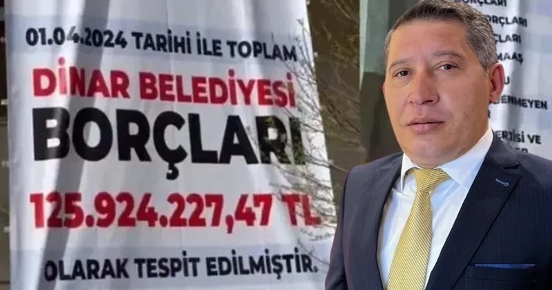 AKP döneminin borcunu belediye binasına asan Veysel Topçu AKP ye geçiyor Sözcü Gazetesi