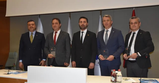 Başkan Aydın dan yerel medya için kritik uyarı: Dezenformasyon yaydan çıktıktan sonra geri dönüşü olmayan zehirli ok gibi Manisa Haberleri