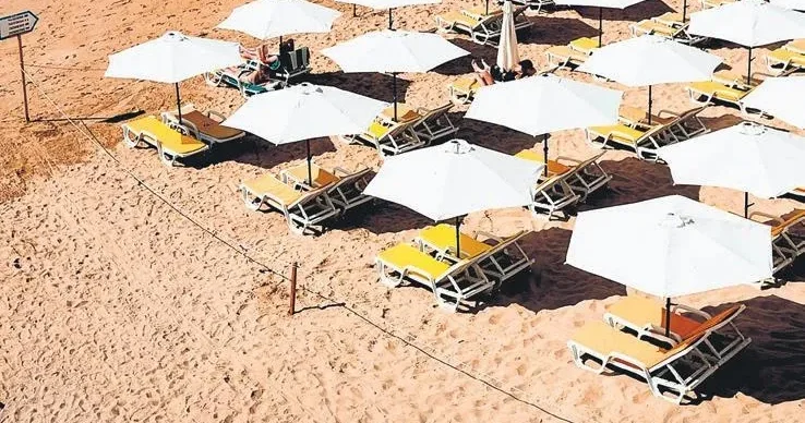 MEVLÜT TEZEL Alman turist şezlong savaşını kazandı